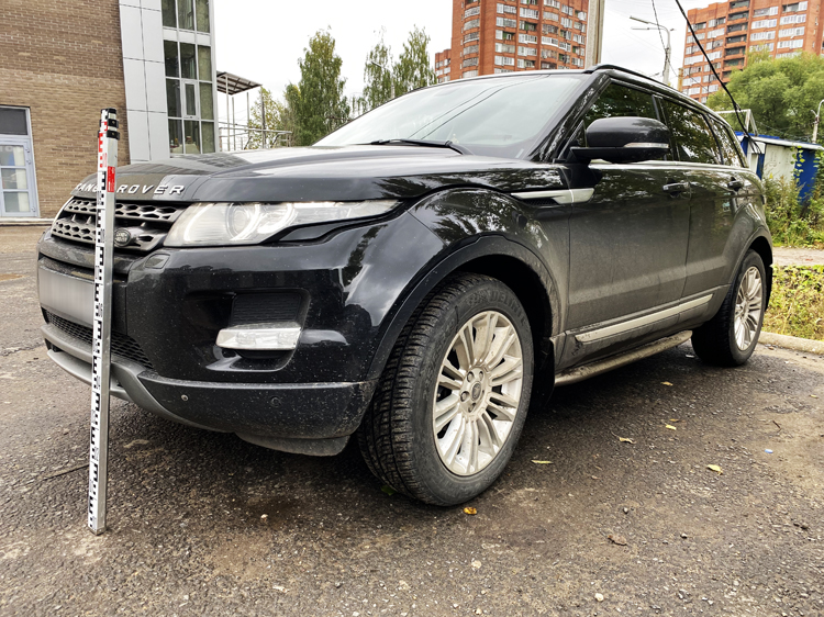 Необычное ДТП с Land Rover Range Rover Evoque (видео)